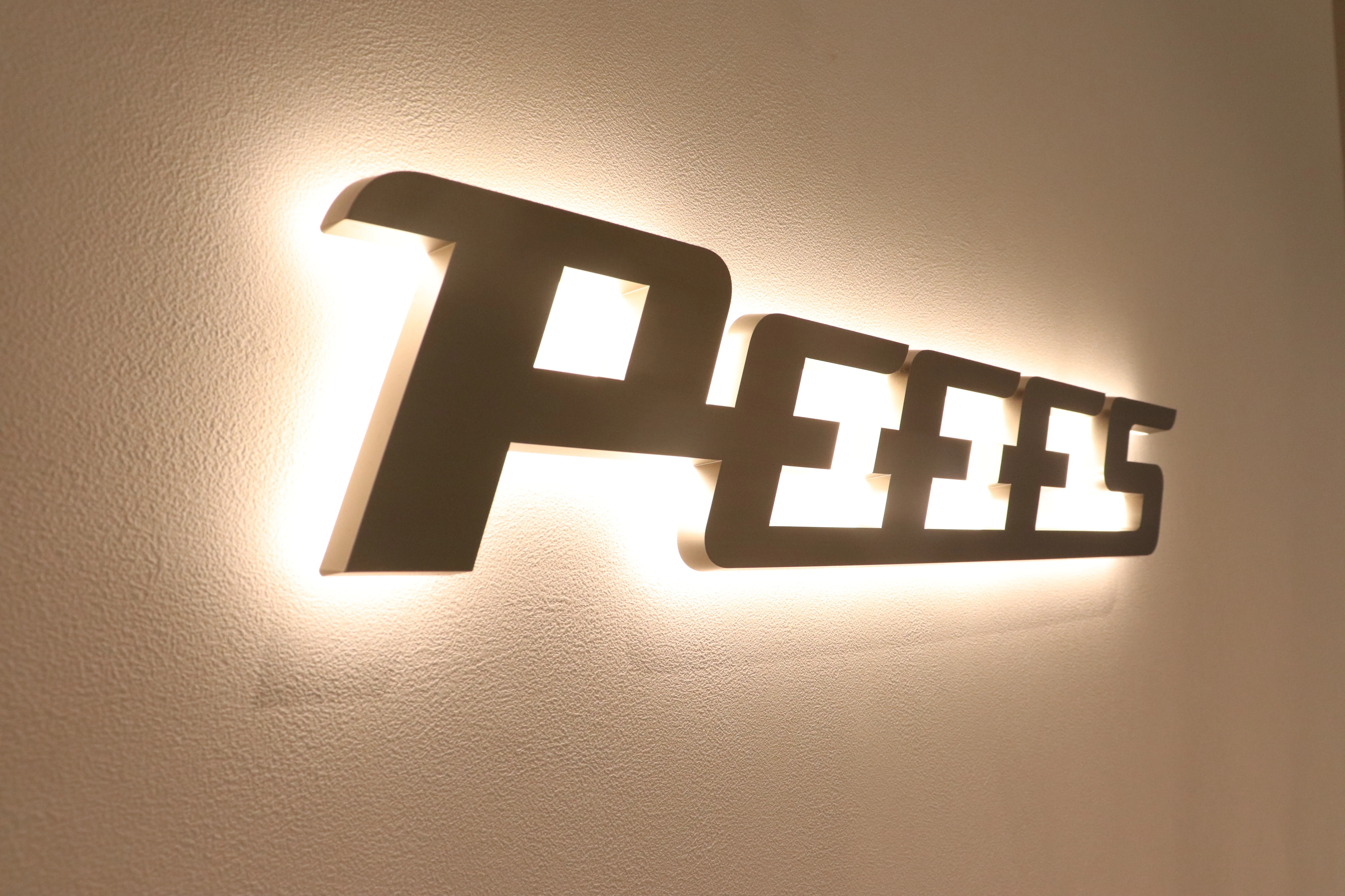 株式会社PEEES